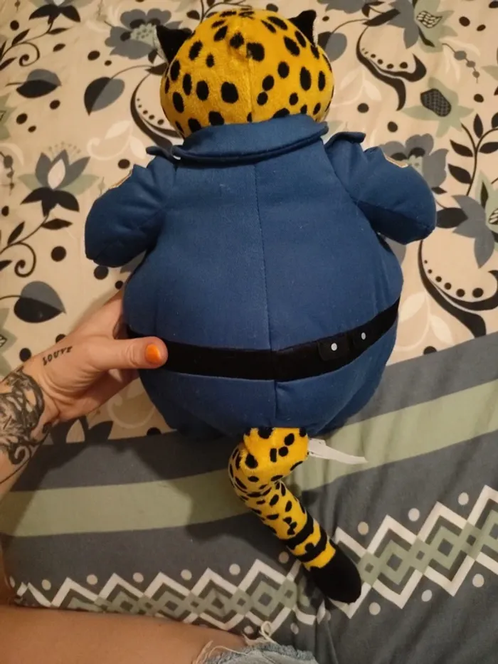 Peluche officier Zootopie (Clawhauser) - photo numéro 3