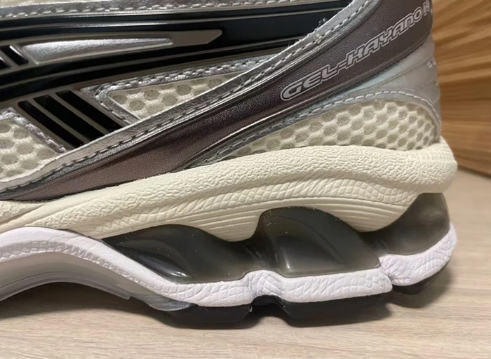 ASICS Gel-Kayano 14  Crème Noire  42 - photo numéro 5