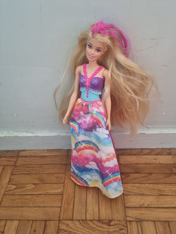 Poupée barbie très bon état