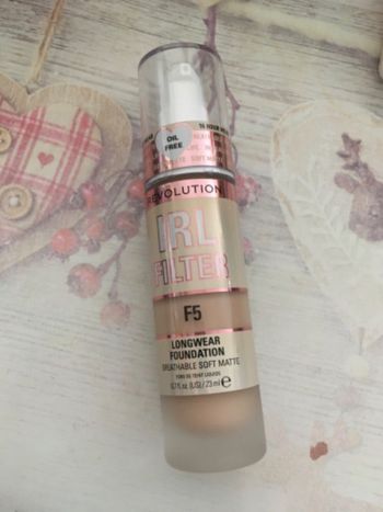 Fond de teint mat waterproof IRL Makeup Revolution neuf
