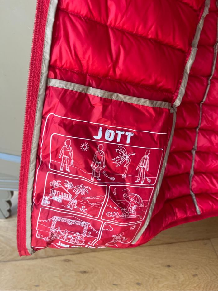 🧥Légère et stylée 🧥 Doudoune JOTT Rouge – Taille M - photo numéro 4