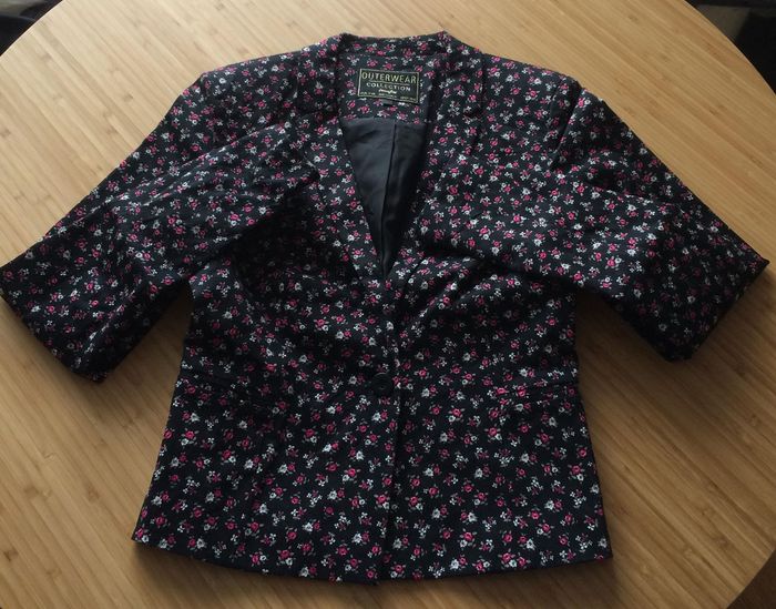 blazer noir avec fleurs taille 36
