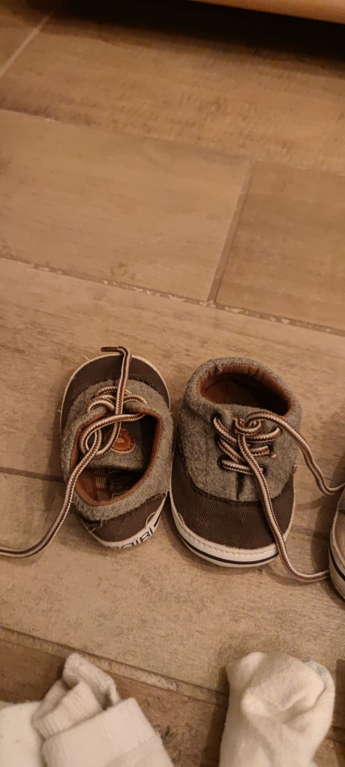 Lot chaussures bébé - photo numéro 2