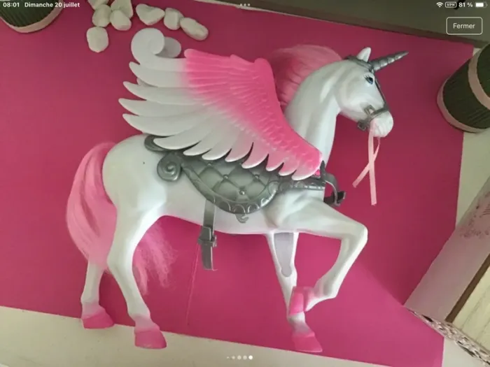 Grande licorne avec pochettes surprise - photo numéro 5