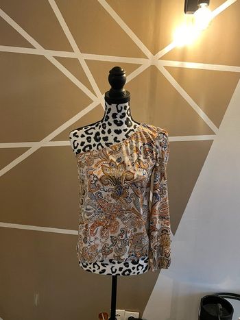 Haut asymétrique