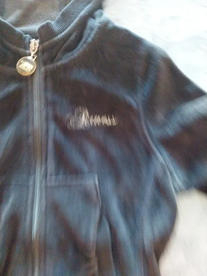 Veste à capuche T. 8 ans - photo numéro 4
