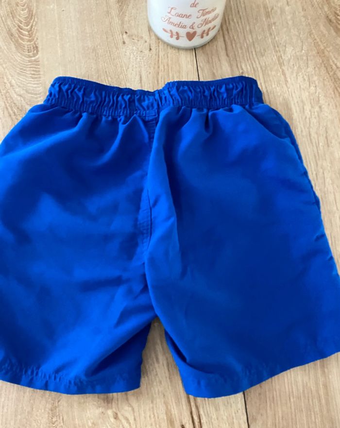 Short de bain 8/10 ans - photo numéro 2