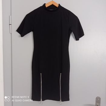 Robe noire t36/38 PLT