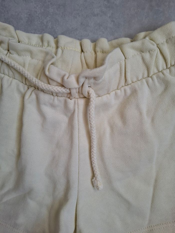 Short zara 4/5 ans - photo numéro 2