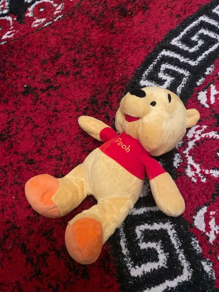 Peluche Winnie l’ourson Winnie the pooh 30cm - photo numéro 2