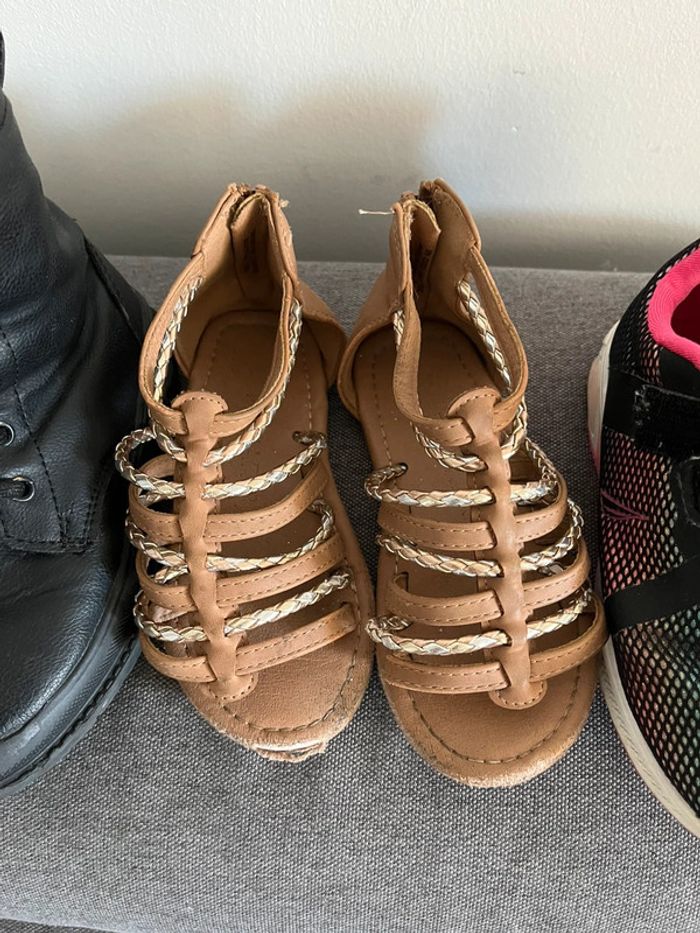 Lot De 3 chaussures Bébé Fille Taille 27 / 28 - photo numéro 3