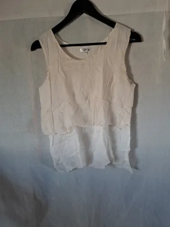 Débardeur blanc et beige en voile légère