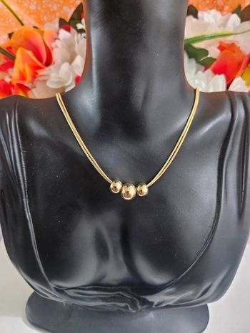 Collier avec ses 3 boules en acier inoxydable