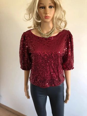Haut court rouge bordeaux avec sequins Naf Naf taille 38 jamais porté
