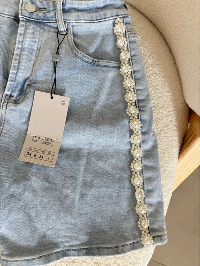 Short en jean perles neuf taille xs - photo numéro 2