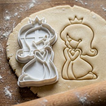 Emporte-pièce découpoir Princesse style Mario couronne cœur pour biscuits sablés