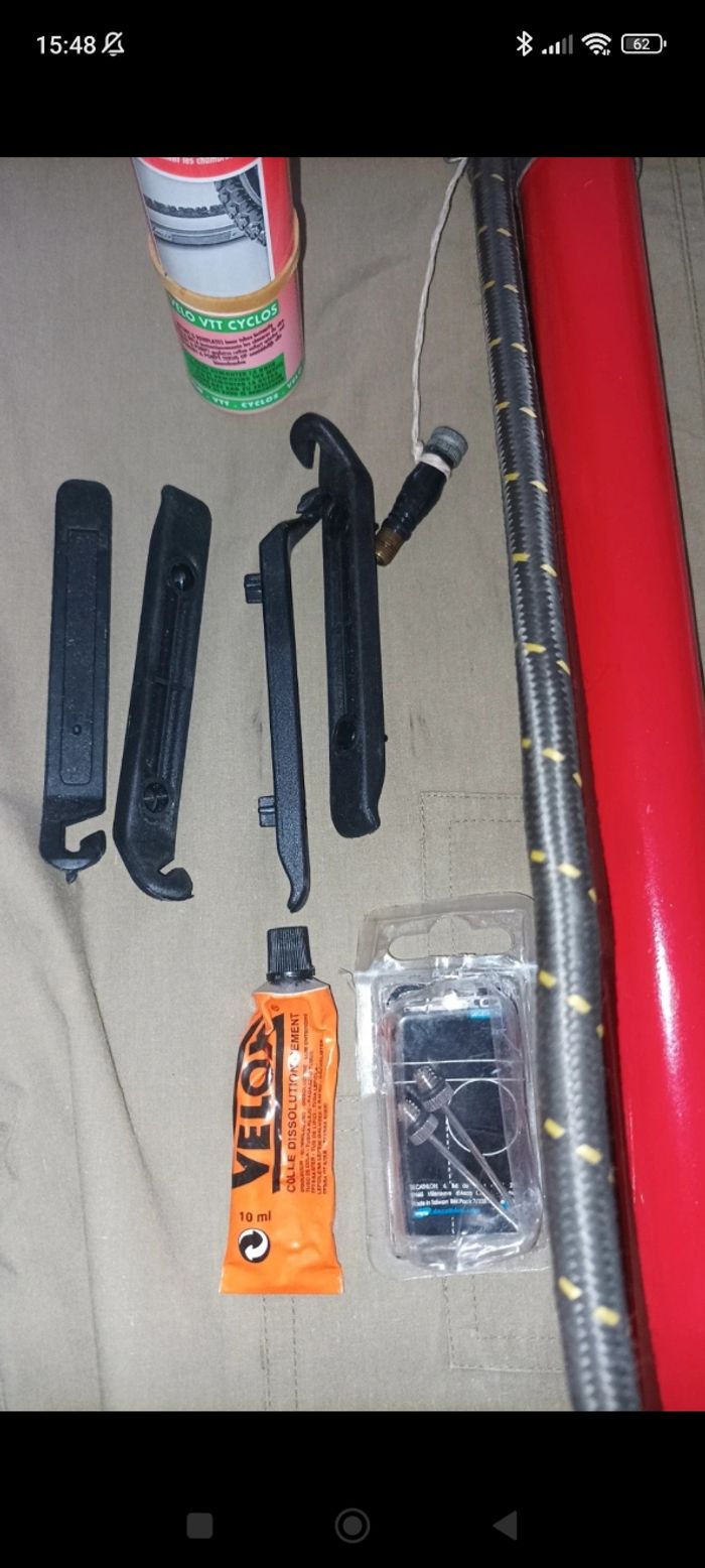 Pompe à vélo + matériel réparation crevaison vélo - photo numéro 5