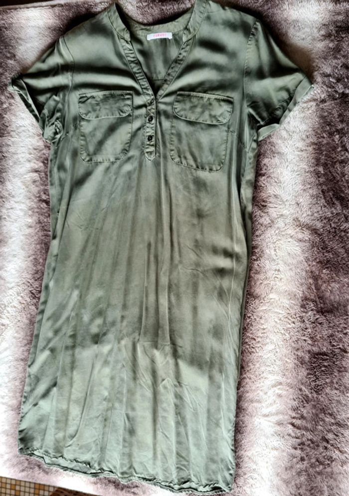Robe kaki