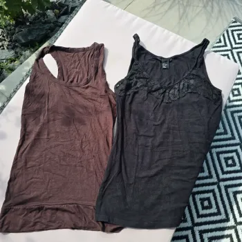 Lot de 2 débardeurs taille s noir dentelle et marron h&m