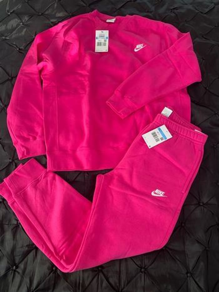 Ensemble rose nike M neuf avec étiquette authentique - photo numéro 3