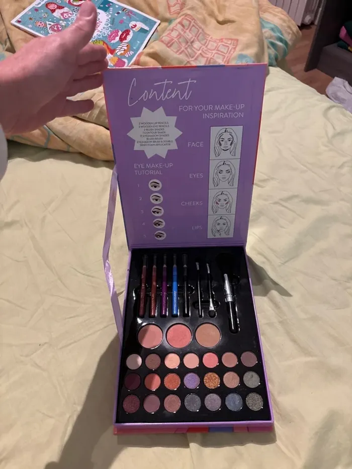 Palette de maquillage - photo numéro 2