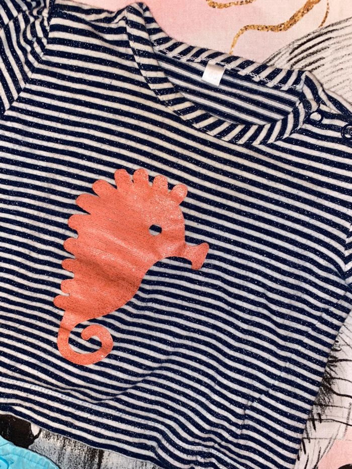 Ensemble t-shirt et short, taille 6 mois, marques inconnues. - photo numéro 2