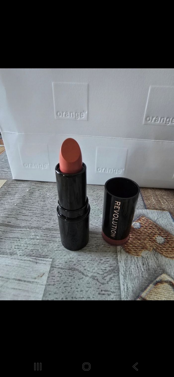 Rouge à lèvres - photo numéro 3
