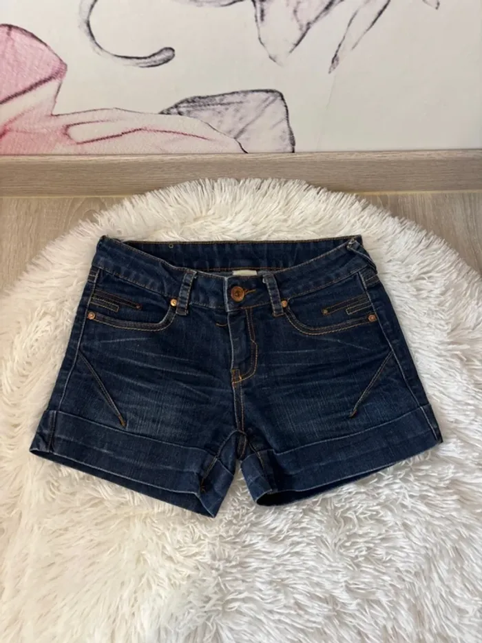 Short en jeans taille 36 - photo numéro 2