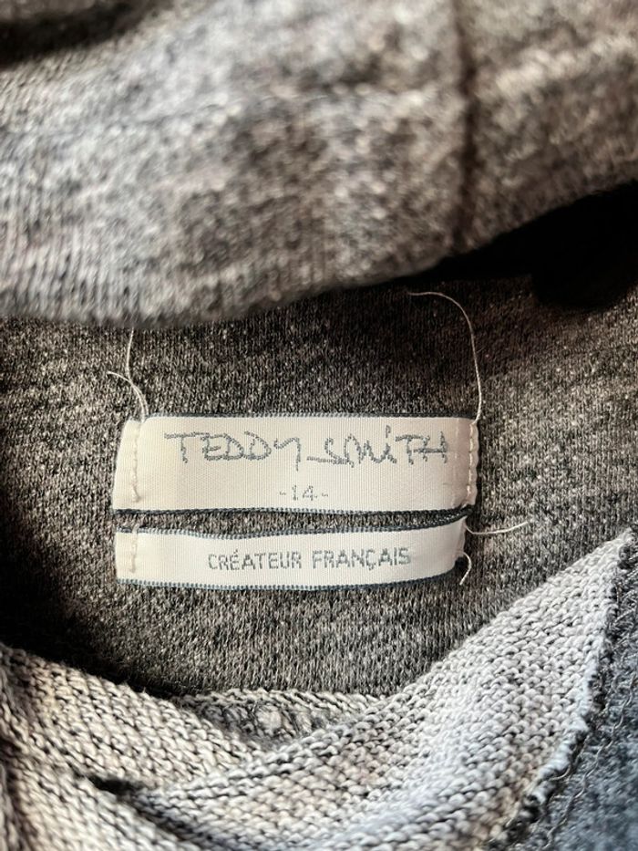 Pull Teddy smith