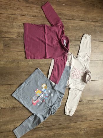 3 t shirts ML 18 mois