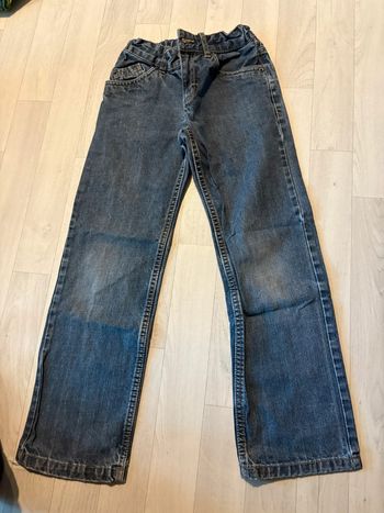 Jean 9 ans coupe regular bleu très bon état