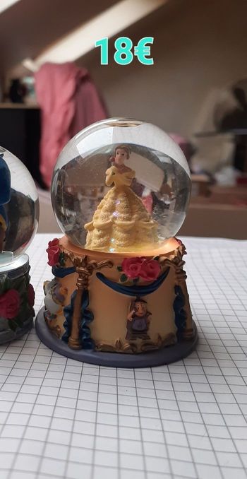 Snowglobe disney belle