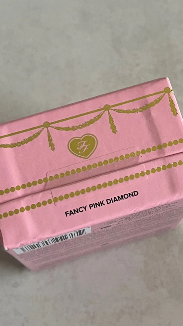 Too Faced Diamond Light Multi-Use Highlighter - photo numéro 7