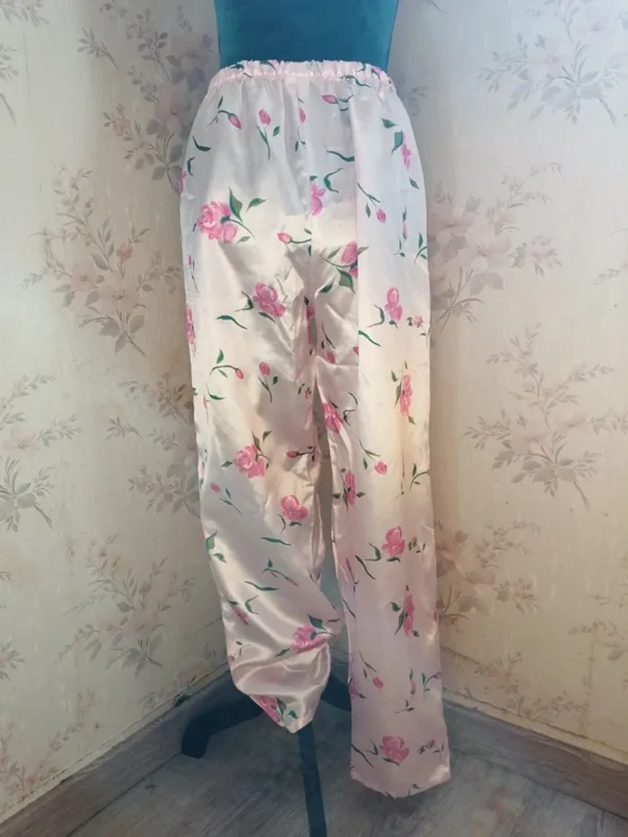 Ensemble de pyjama pantalon à motifs roses et chemise rose en satin / lbp magnet /(42-44) - photo numéro 10
