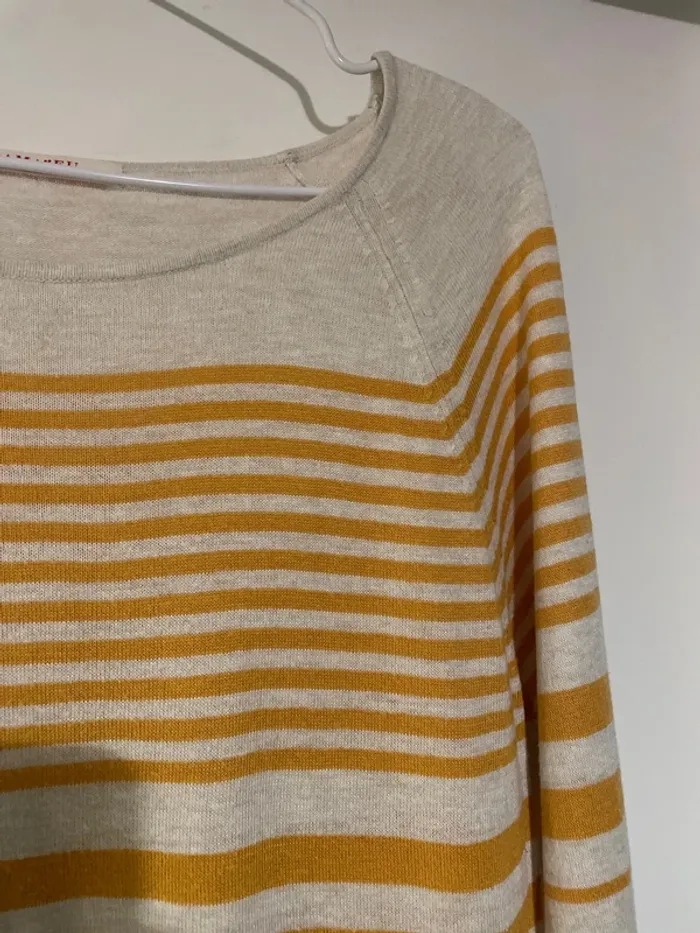 Jolie pull de marque Camaïeu taille 36-S en très bon état - photo numéro 2