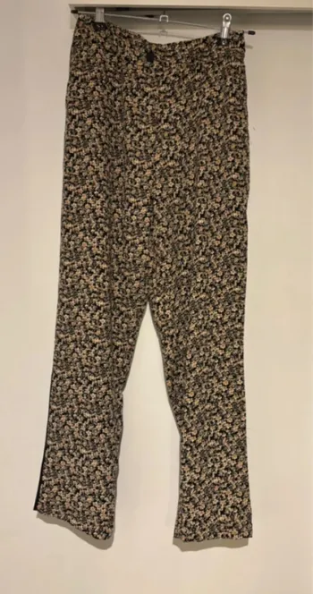 🩷 Pantalon fleuri Kaporal T.S neuf