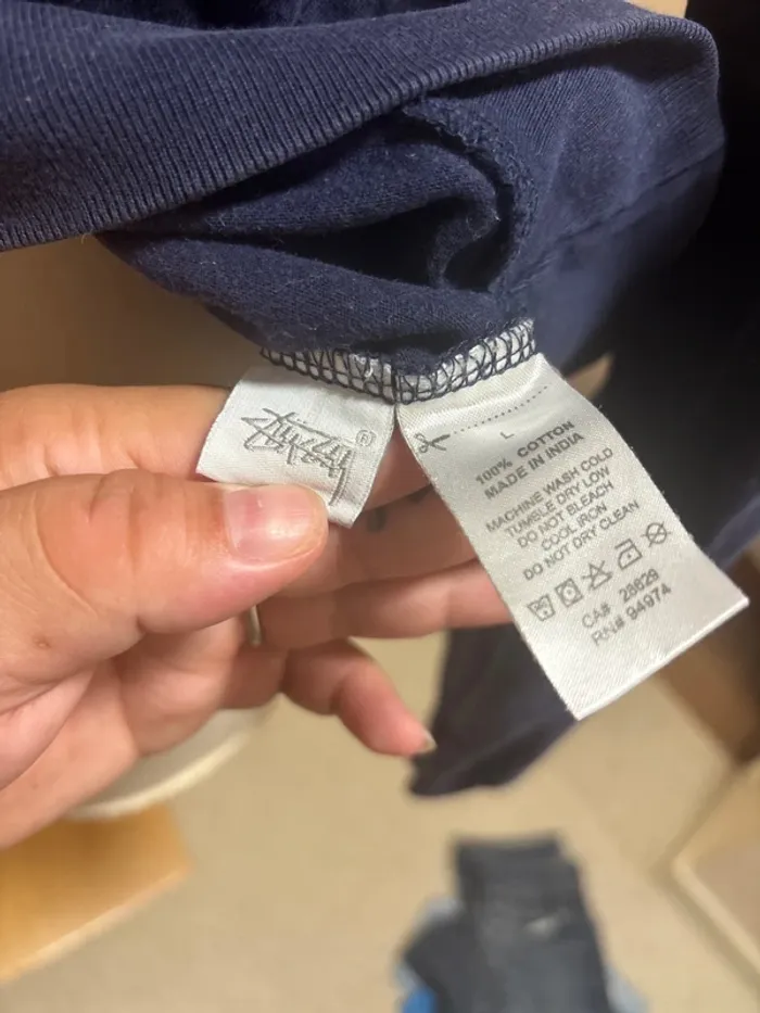 Sweat Stüssy à capuche – Blanc & Bleu marine – Taille L – Très bon état mixte - photo numéro 10