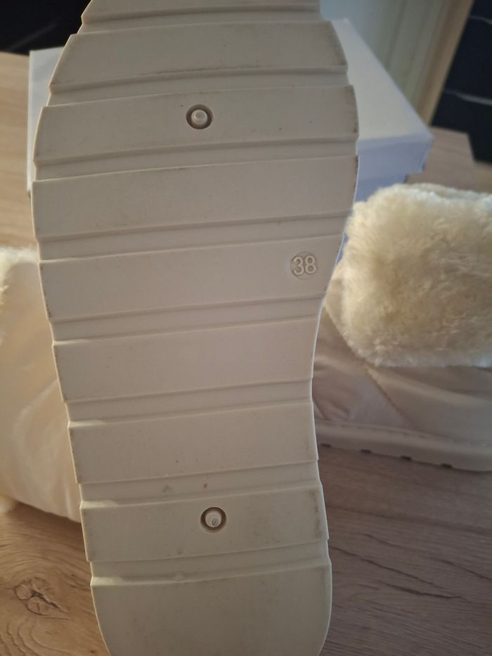 Bottines fourrées écru 38 neuves - photo numéro 3