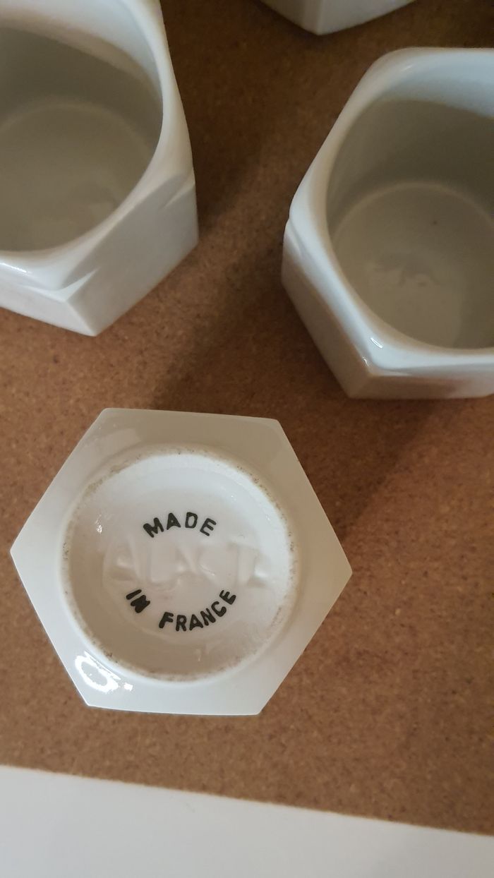 Lot de 6 pots "Yalacta" en porcelaine blanche Vintage - photo numéro 3