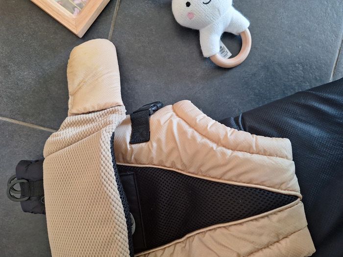 Porte-bébé utilisé une fois avec boîte Marque safety très bon état - photo numéro 9