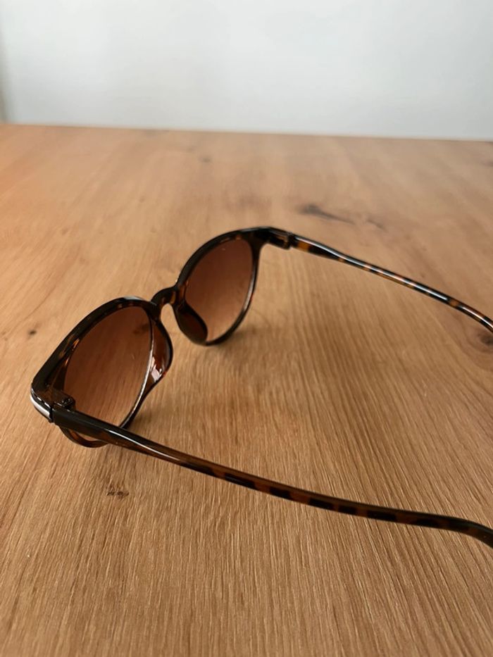 Lunettes de soleil vintages femmes neuves - photo numéro 2