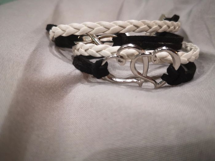 Bracelet noir et blanc à breloques - photo numéro 5