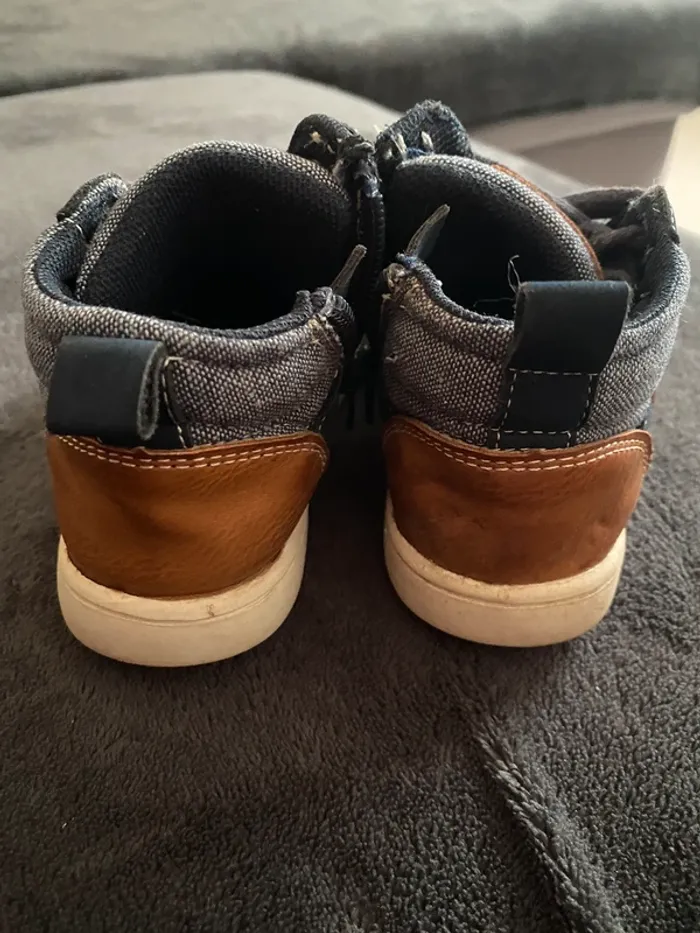 Baskets montantes taille 23 - photo numéro 2