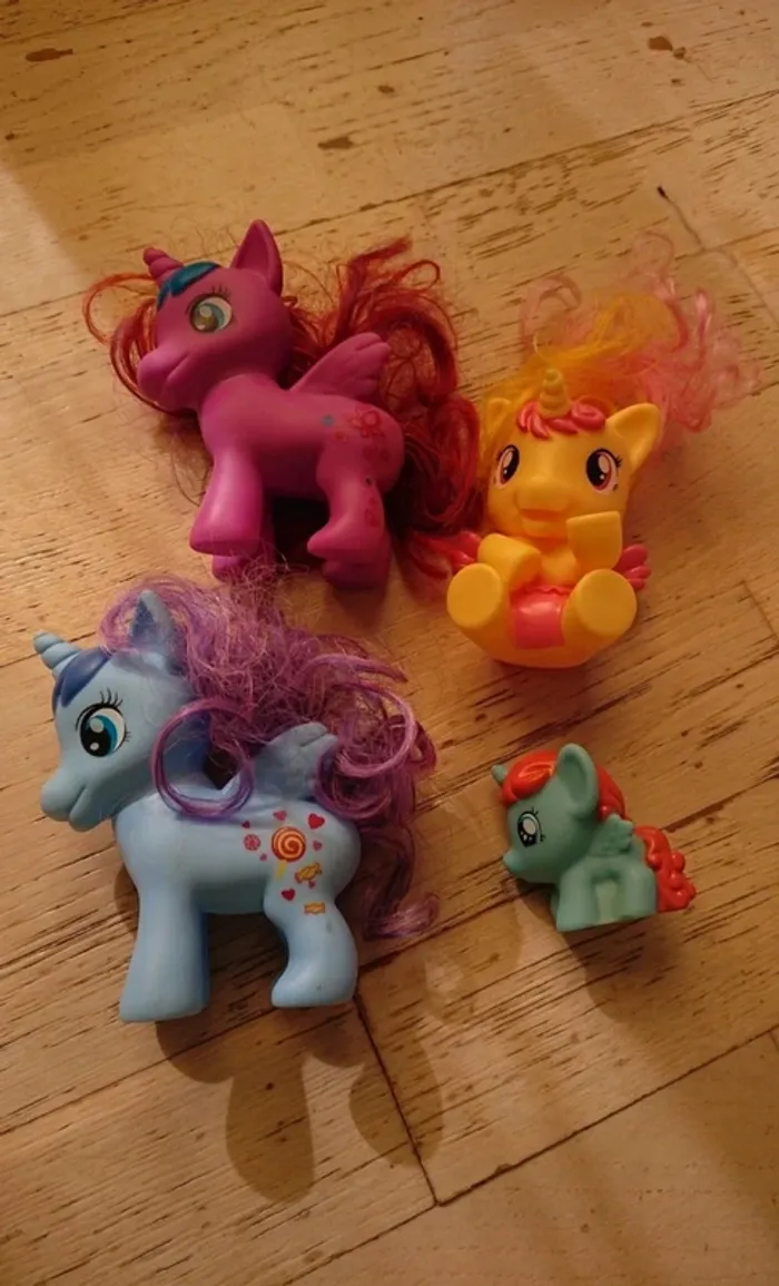 Lot de 4 poneys