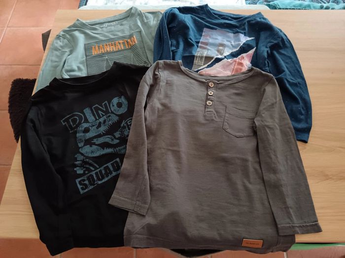 Lot 4 t-shirt (3 In Extenso et 1 Kiabi) 4 ans