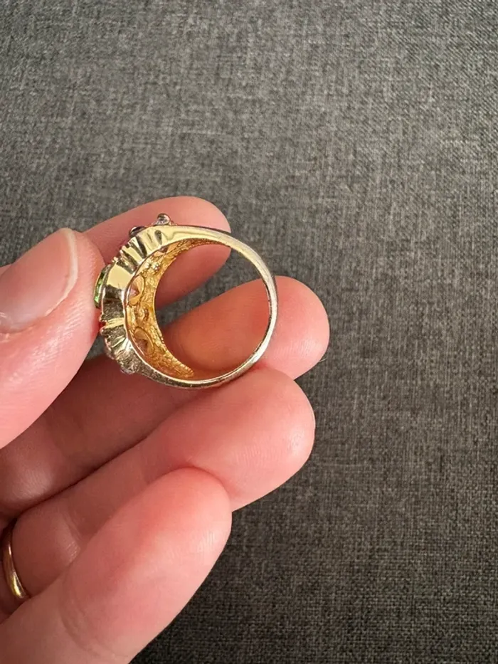 Bague dorée et multicolore - photo numéro 4
