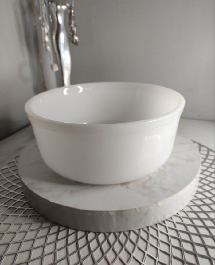 Saladier arcopal opaline blanche