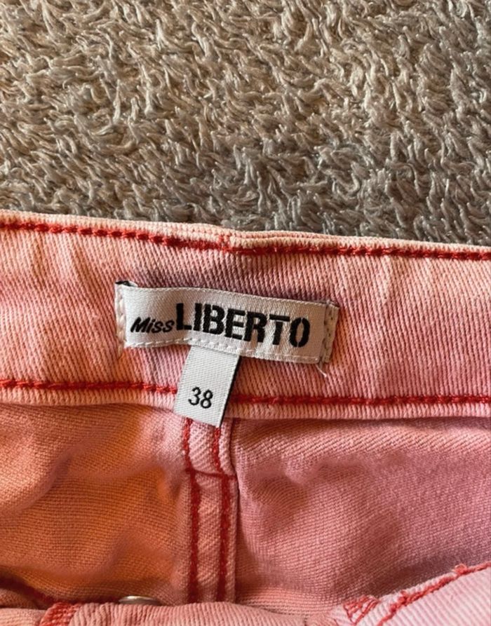 short rose clair Miss Liberto - taille M, fermeture 5 boutons - photo numéro 4