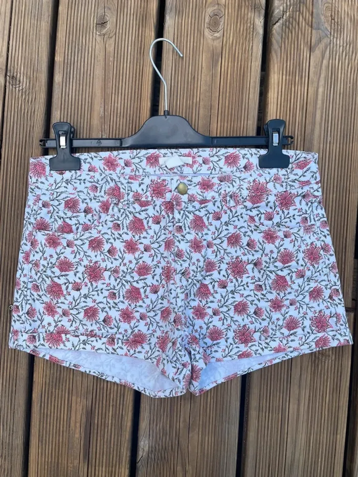 Short fleuris 38