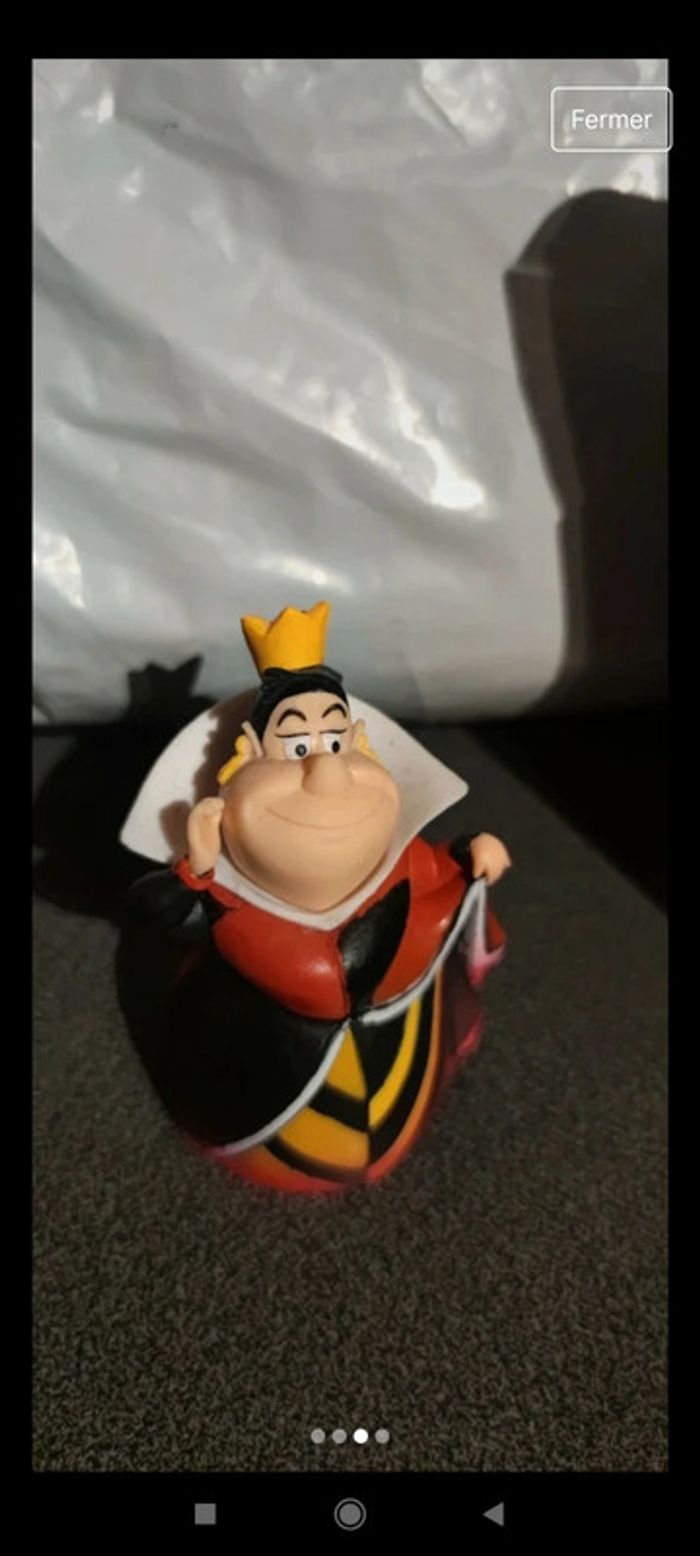 Figurine la reine de coeur vilains Disney - photo numéro 3